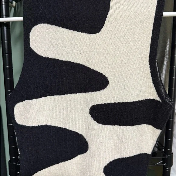Cider Black and Cream Patterned Dress - Picture 3 of 6